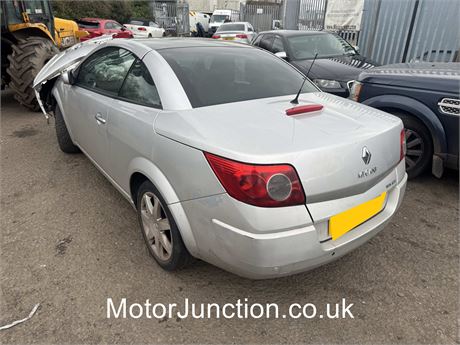 07 - SILVER RENAULT MEGANE DYNAMIQUE VVT  - EZWUUO